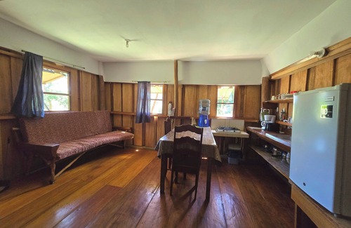 Hopkins Cottage | Welcoming 1-bedroom rustic cottage in Hopkins Village
