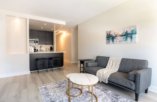 Lower Nob Hill Apartment | Welcoming 1 bedroom apartment with fitness room in marvelous San Francisco