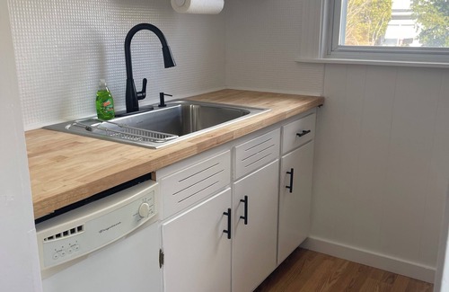 Salem Apartment | Welcoming 2-bedroom apartment with WiFi in Salem