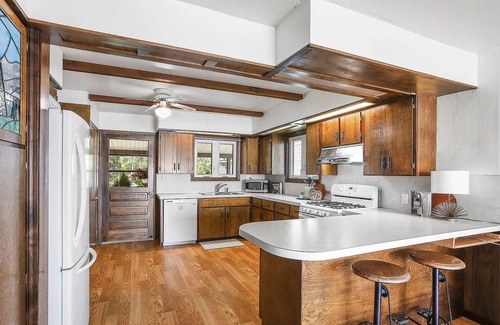 Newaygo Cottage | Welcoming 3-bedroom cottage on Hess Lake near Smugglers at North Shore