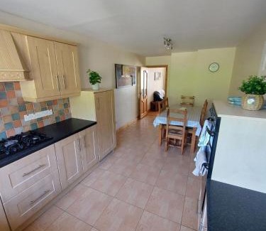 Lisnaskea House | Welcoming 4 bedroom townhouse with free parking on premises