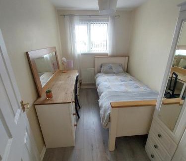 Lisnaskea House | Welcoming 4 bedroom townhouse with free parking on premises