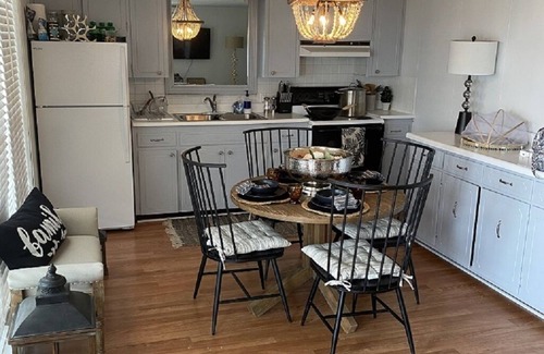 New Concord House | Welcoming and Cozy 2 bedroom KY lake cottage * Beautiful Views!