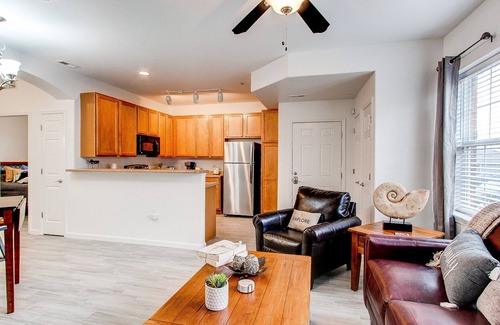 Aurora Condo | Welcoming and Wonderful Main Floor Condo