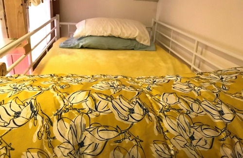 Renton Bed & Breakfast | Welcoming bed & breakfast Separate kitchenette with WiFi in Renton