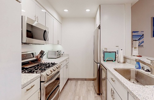 Dollar Point Condo | Welcoming condo with seasonal pool, tennis courts, fireplace, W/D & forest view