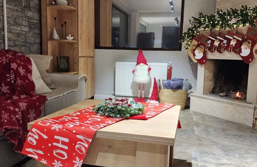 Bakuriani Cottage | Welcoming, cosy 4-bedroom, pet-friendly cottage in Bakuriani