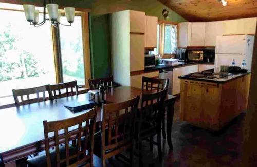 Tiny House | Welcoming Tiny ON cottage, close to the beach