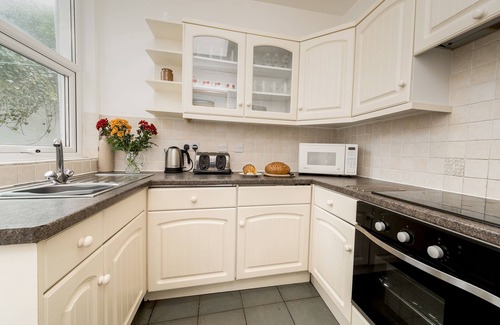 Sennen Cove Apartment | Well appointed apartment overlooking the sea in Sennen cove
