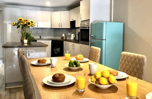 Tarvin House | Well Decorated Home | Charming Village Location