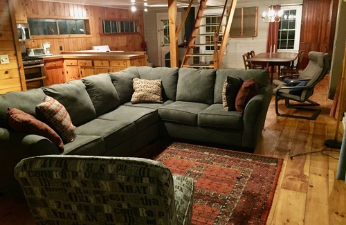 Craftsbury House | Well equipped cozy home sleeps 10 - hiking, biking, skiing & world class beer!