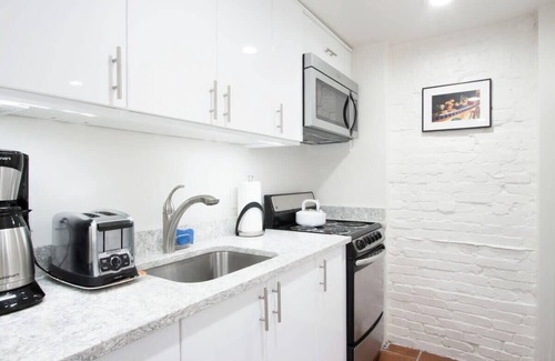 Logan Circle Apartment | WELL-EQUIPPED STUDIO APT - WALK TO METRO SUBWAY!