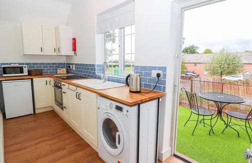 Chester Cottage | WELL HOUSE FARM FLAT 2, with a garden in Bretton