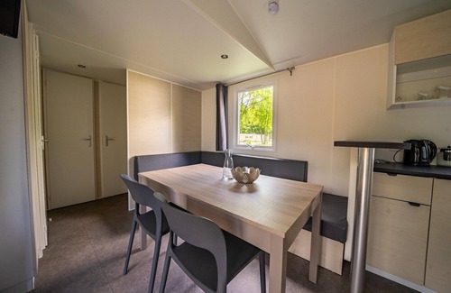 Municipality of Amstelveen Ski Chalet | Well-maintained chalet near Amsterdam