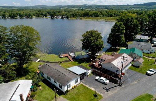Bradford House | Weller Island Bliss