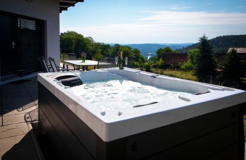 Necin House | Wellness bungalov - vodní nádrž Slapy - 40km od Prahy