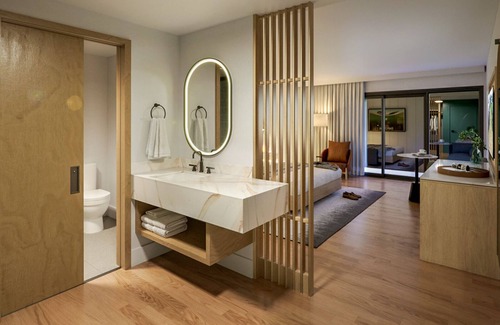 Rancho Santa Fe Hotel | Wellness & Golf Retreat with Onsite Spa Access and Scenic Poolside Views