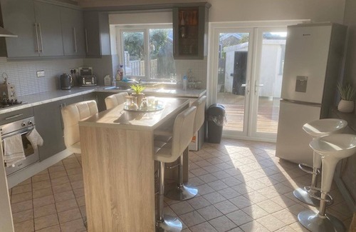 Mountain Ash House | Welsh Retreat With Stunning Views, Sleeps Upto 4