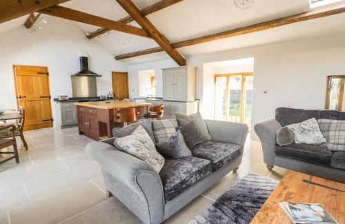 Dinas House | Wern Olau Cottage