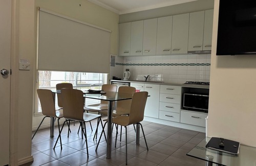 Werribee House | Werribee Short Stay Villas & Accommodation
