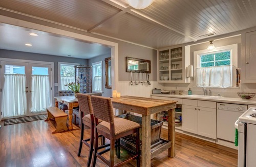 West Linn House | Wescott House in the historic Willamette District