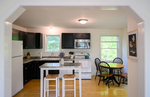 South Thomaston House | Weskeag Cottage - Arcade, Fire Pit, Clean, Bright, Nearby Coastal Activities