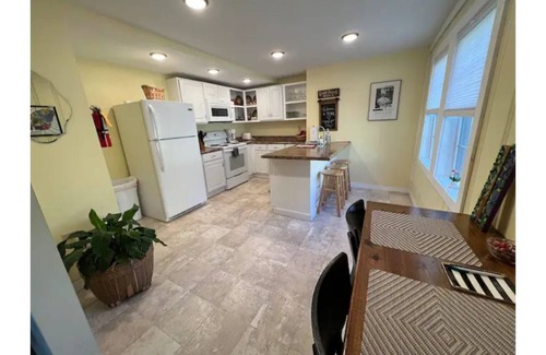 Bear Creek House | West Asheville Abode with lots of sleeping space
