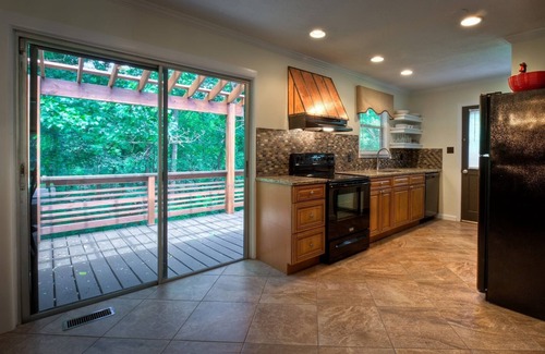 Asheville House | West Asheville/private but close to all *HOT TUB* Peaceful Penley Cottage