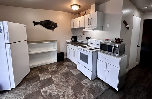 Ucluelet Hotel | West Coast Motel