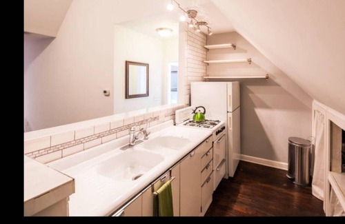 Melrose House | West Hollywood Little House with Backyard and Garage!