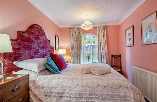 Wymondham House | West Lodge