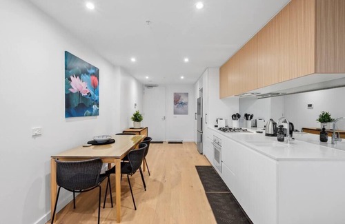 Geelong West Apartment | West Park Luxury in Geelong West