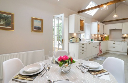 Feltwell Cottage | WEST VIEW, family friendly, character holiday cottage in Feltwell