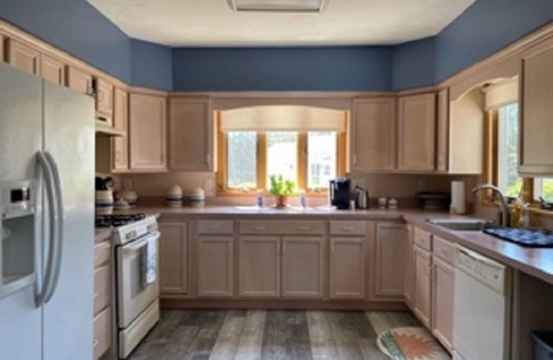 West Yarmouth House | West Yarmouth Home with Private Beach & Your Own Parking Spot