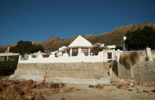 Strand Villa | Westbank Private Beach Villa, 4 Bedrooms, Private pool, on the Beach!