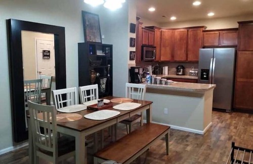 Northglenn House | Westbury Townhome with community pool
