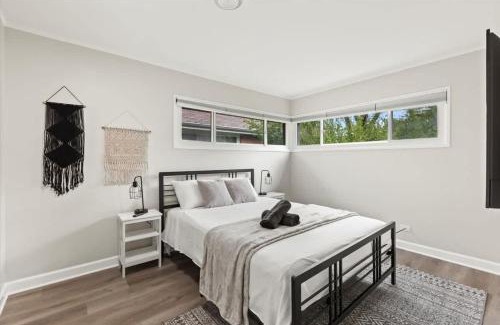 Westchester House | Westchester Retreat King bed