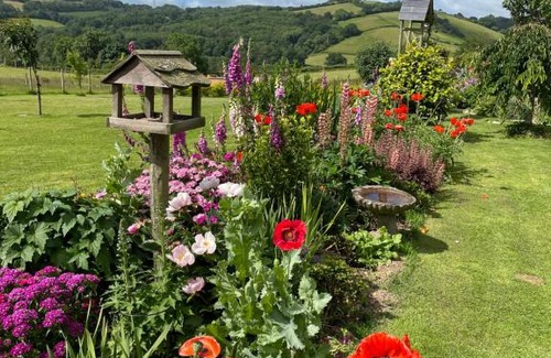 Buckfastleigh Bed & Breakfast | Westerley Country B & B with exclusive Guest lounge