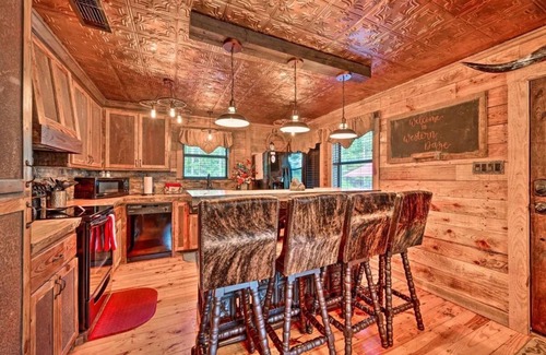Broken Bow Cabin | Western Daze in Broken Bow ~ New Listing Special! Hot tub & centrally located.