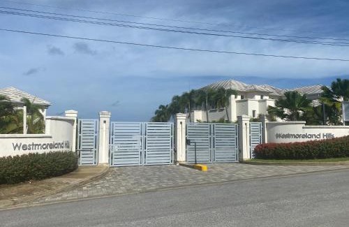 Holetown Villa | Westmoreland Hills - Mount Standfast - St James - Full Gym Membership