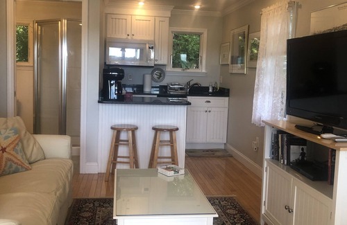 Westport Cottage | Westport Ma - Beautiful Waterfront Cottage Walk to Vineyard