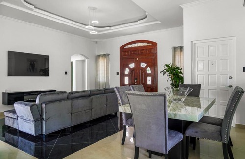 Opal House | Westpunt Holiday Home