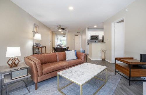 Westwood Apartment | Westwood 2BR w Balcony Fireplace nr UCLA LAX-169