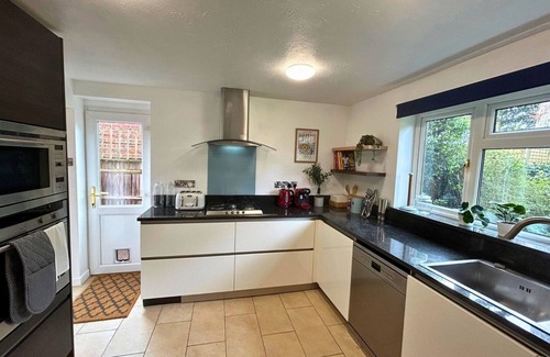 Weybridge House | Weybridge Stunning Five Bedroom Family Home