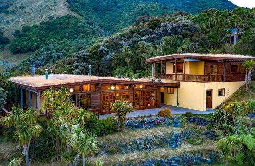 Pakawau Cabin | Whare Aroha: Retreat to Wellness