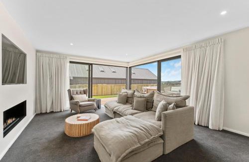 Wharewaka House | Wharewaka Escape - Taupo