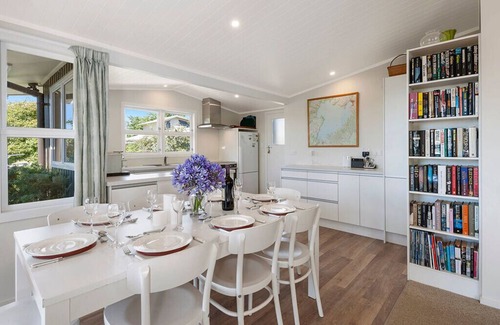 Wharewaka Cottage | Wharewaka Hideaway - Wharewaka Holiday Home