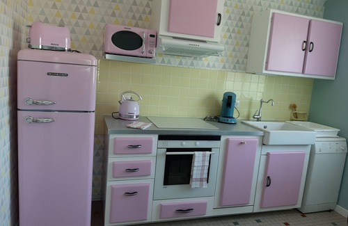Chatel-Guyon Apartment | what if you went back to your grandparents?
