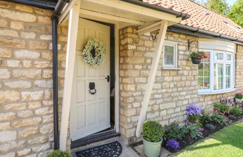Corby Glen House | Wheelwrights Cottage