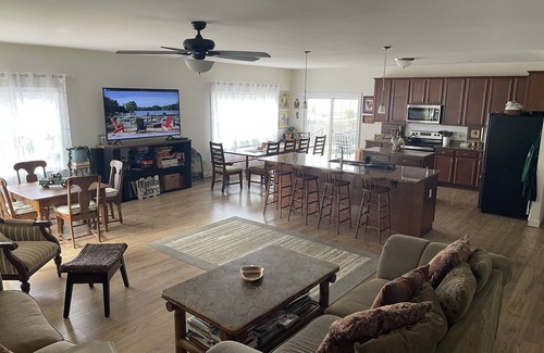Reedville House | When you want to get away from everything Magnolia shores 2 acres of tranquility